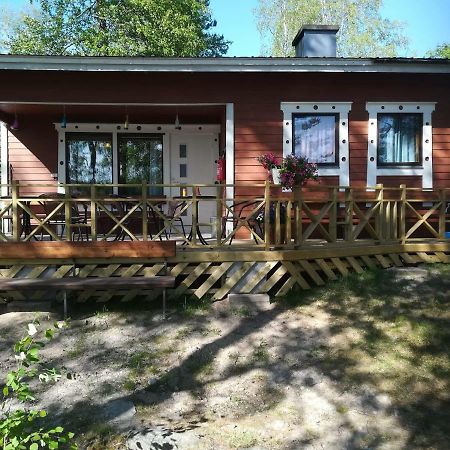 Pirttiniemen Lomakylä Hotell Muurasjärvi Exteriör bild
