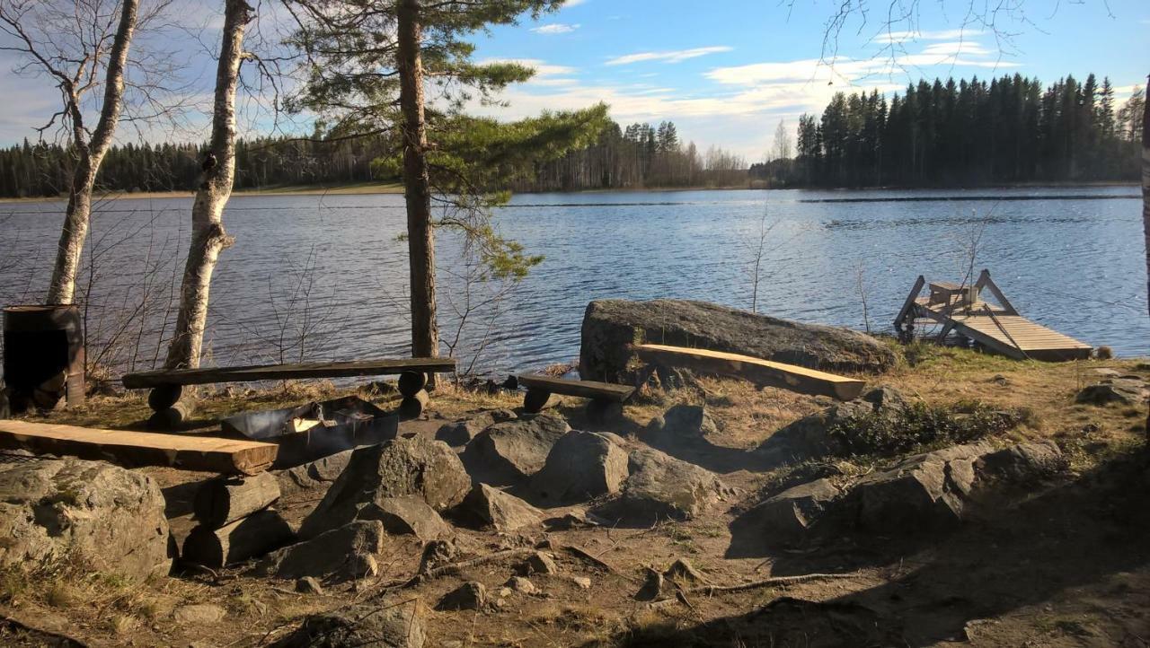 Pirttiniemen Lomakylä Hotell Muurasjärvi Exteriör bild
