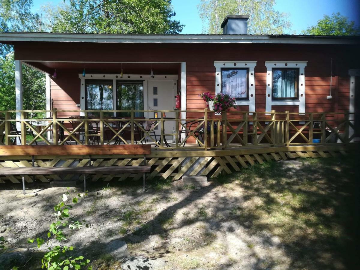 Pirttiniemen Lomakylä Hotell Muurasjärvi Exteriör bild