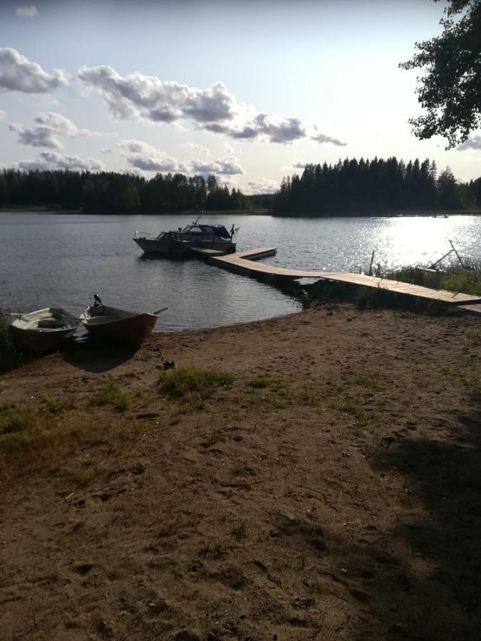 Pirttiniemen Lomakylä Hotell Muurasjärvi Exteriör bild